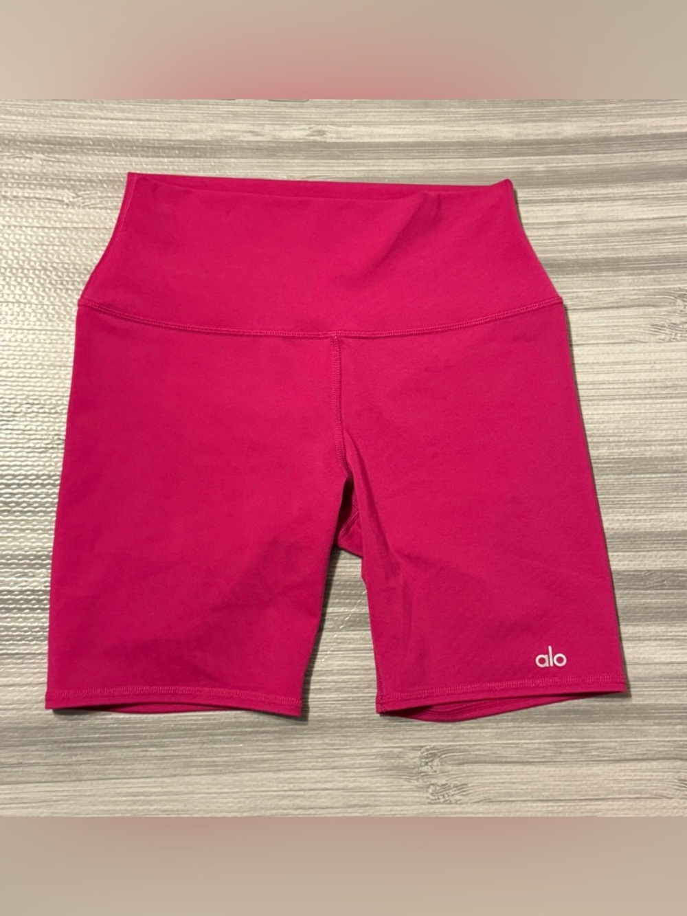 Alo Yoga High-Waist Biker Shorts Hot Pink Size Small